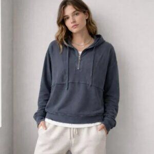 NWT GRAY OVERSIZED HOODIE SIZE MEDIUM